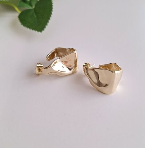 14 K ALTIN RENGİ XUPİNG KÜPE