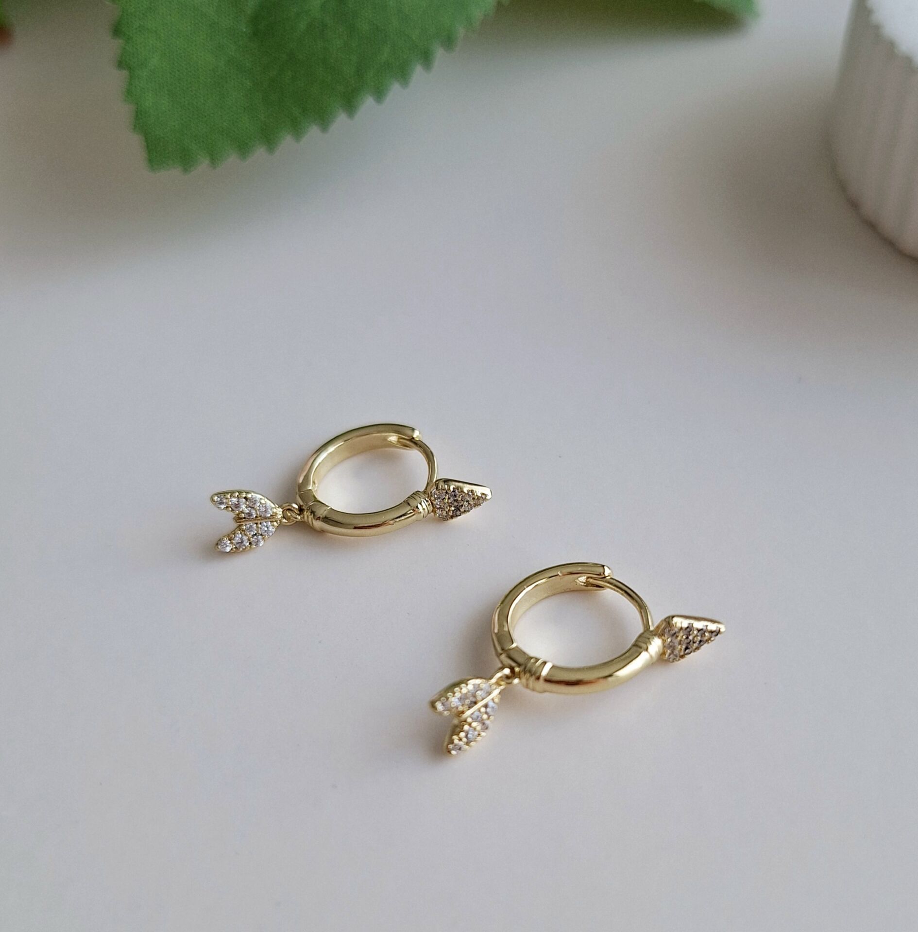 14 K ALTIN RENGİ XUPİNG KÜPE