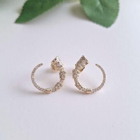 14 K ALTIN RENGİ XUPİNG KÜPE