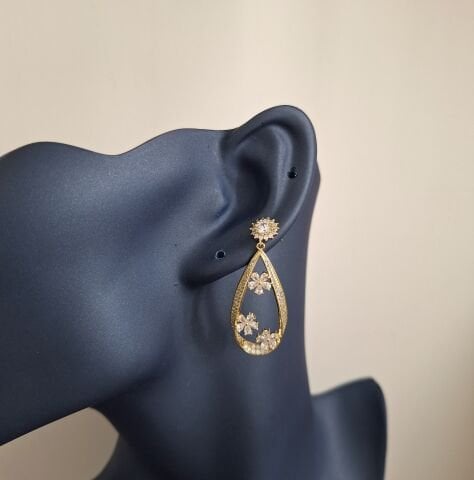 14 K ALTIN RENGİ XUPİNG KÜPE