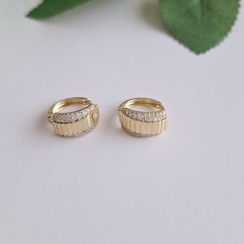 14 K ALTIN RENGİ XUPİNG KÜPE