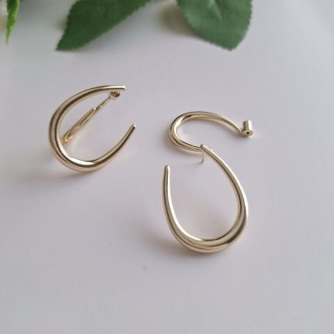 14 K ALTIN RENGİ XUPİNG KÜPE