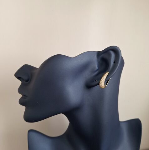 14 K ALTIN RENGİ XUPİNG KÜPE