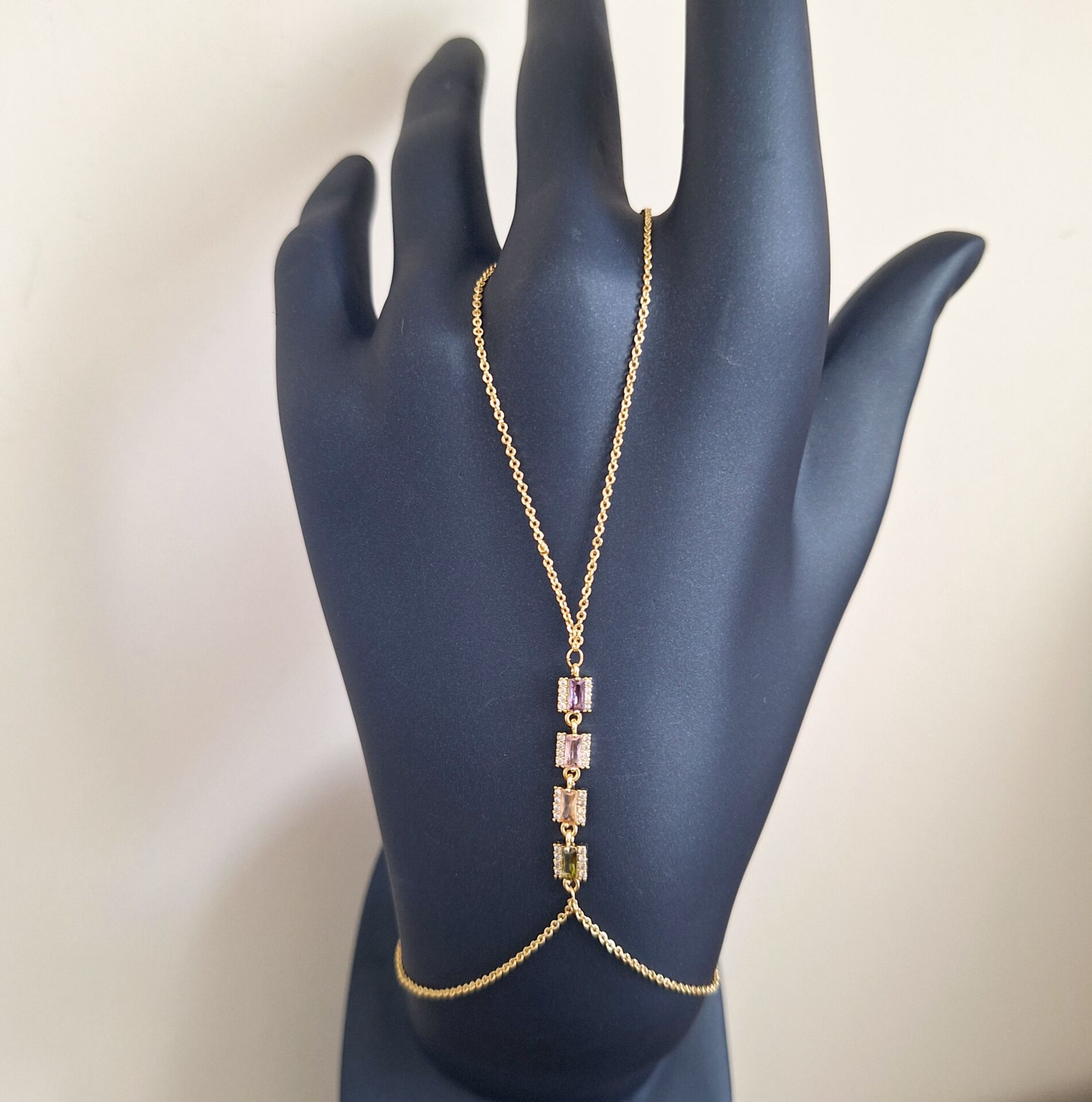 RENKLİ TAŞLI GOLD RENK ŞAHMERAN