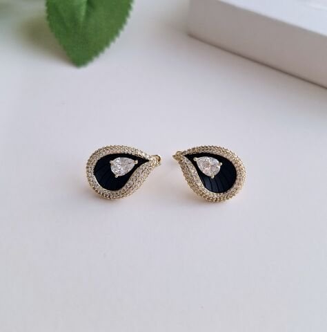 14 K ALTIN RENGİ XUPİNG KÜPE