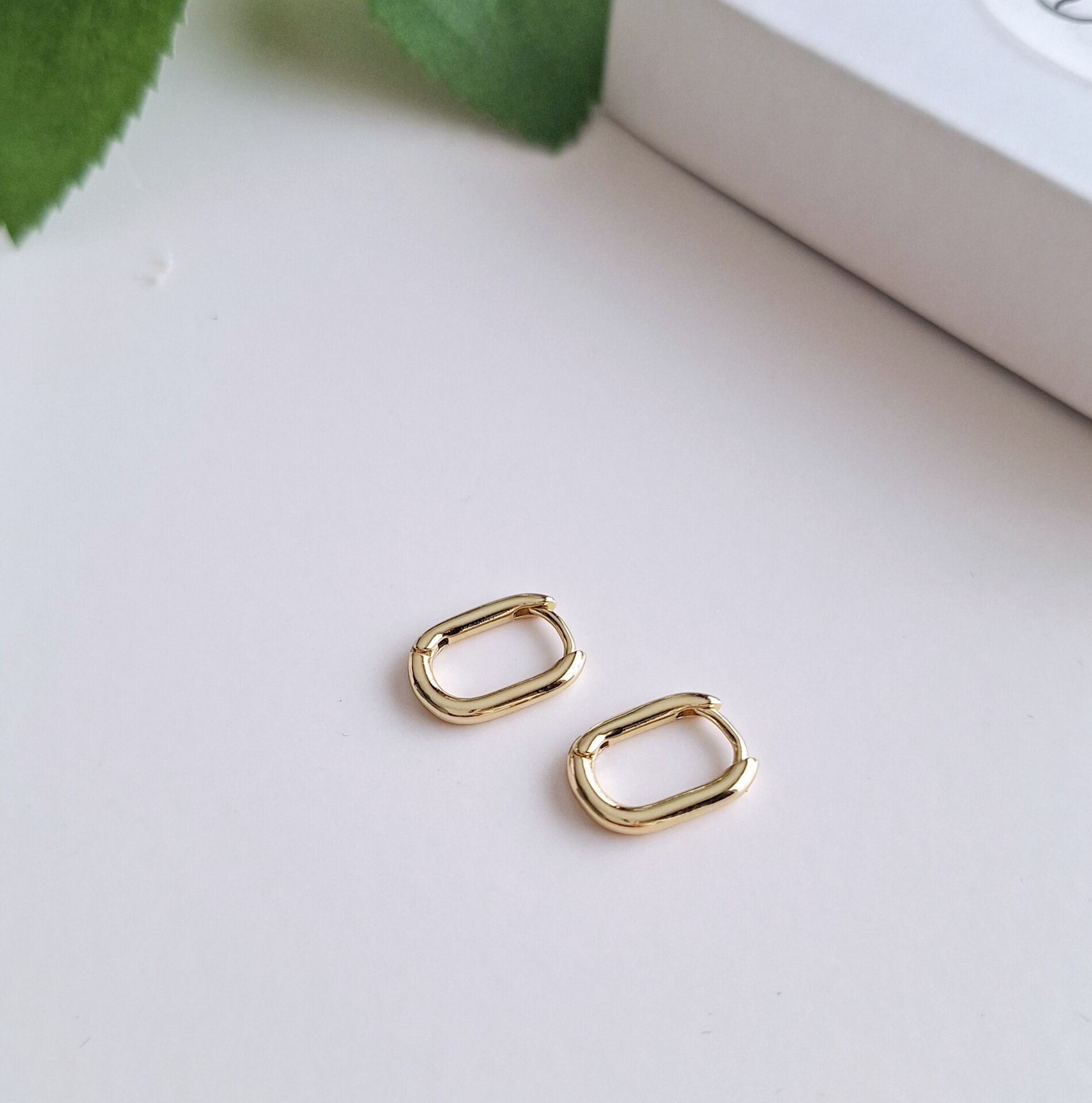 KÜÇÜK BOY TAŞSIZ XUPİNG KÜPE 14 AYAR ALTIN RENGİ