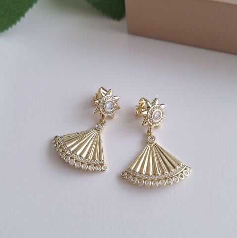 14 K ALTIN RENGİ XUPİNG KÜPE