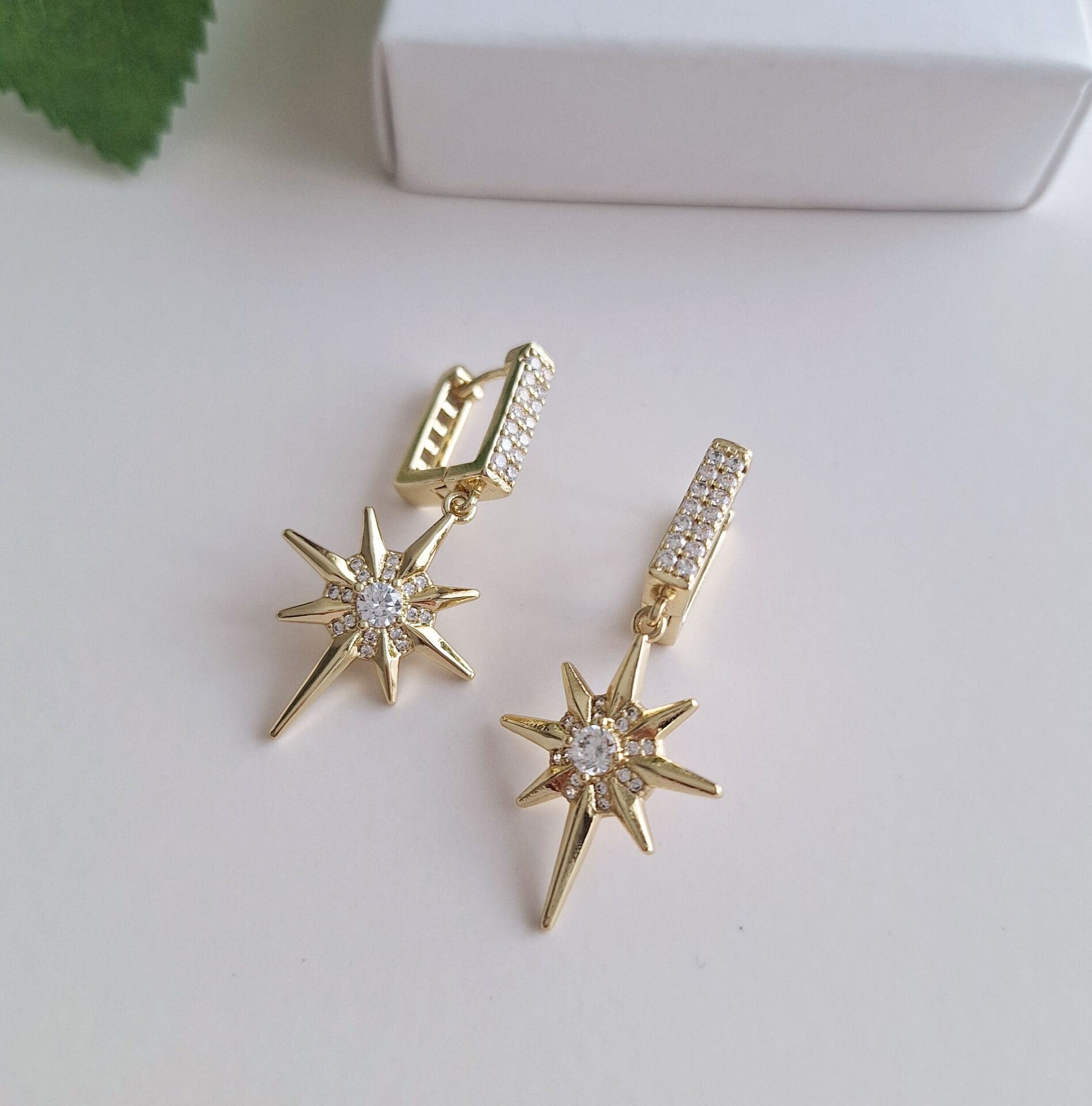 KUTUP YILDIZI XUPİNG KÜPE 14 AYAR ALTIN RENGİ