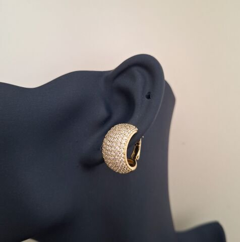 14 K ALTIN RENGİ TAŞLI XUPİNG KÜPE