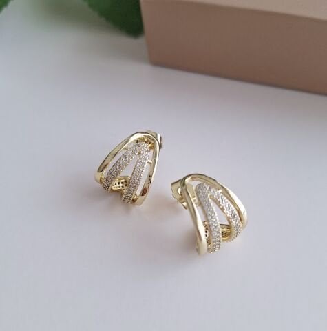 14 K ALTIN RENGİ XUPİNG KÜPE