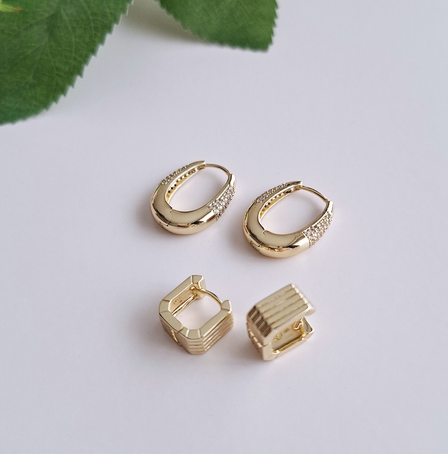 14 K ALTIN RENGİ XUPİNG KÜPE 2 Çift ( 4 Adet)