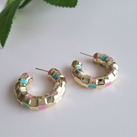 GOLD RENK BOMBELİ XUPİNG KÜPE