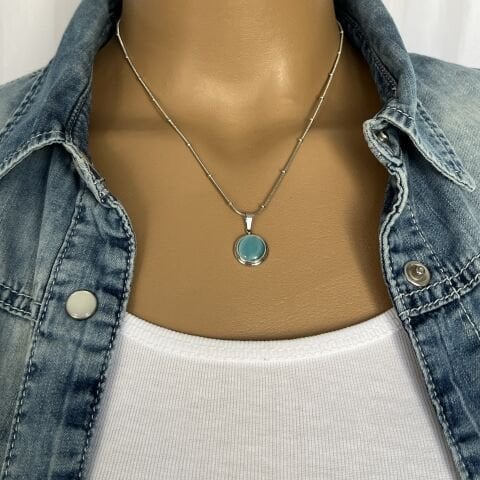 GÜMÜŞ RENK ÇELİK MAVİ TAŞLI KOLYE