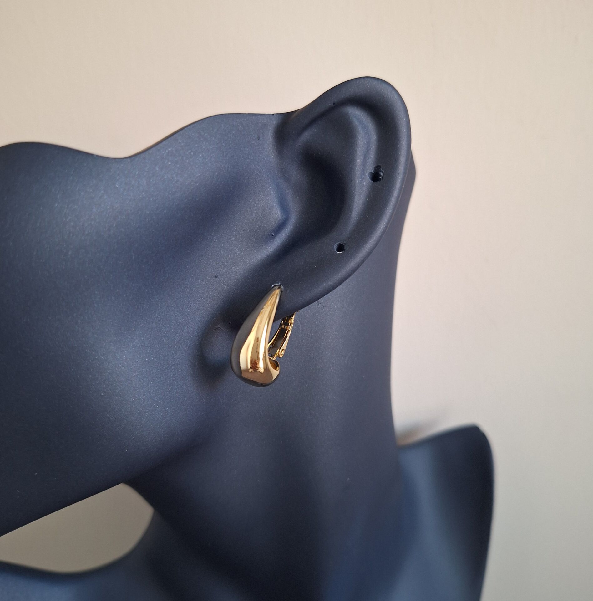 14 AYAR ALTIN RENGİ XUPİNG TAŞSIZ KÜPE