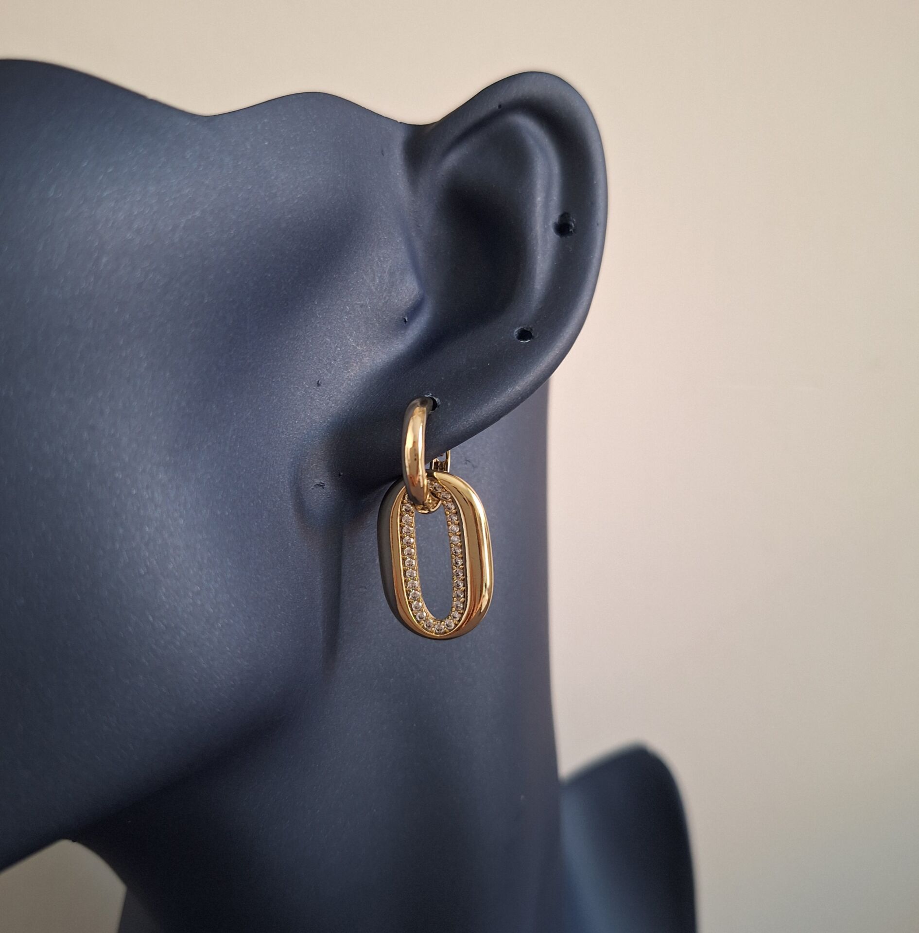 14 AYAR ALTIN RENGİ XUPİNG TAŞLI KÜPE