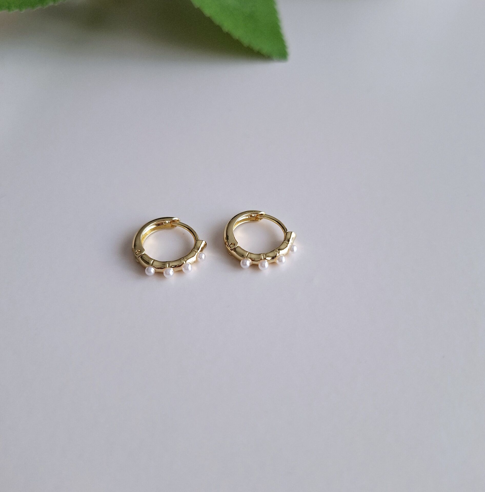 İNCİ DETAYLI MİNİ BOY XUPİNG KÜPE