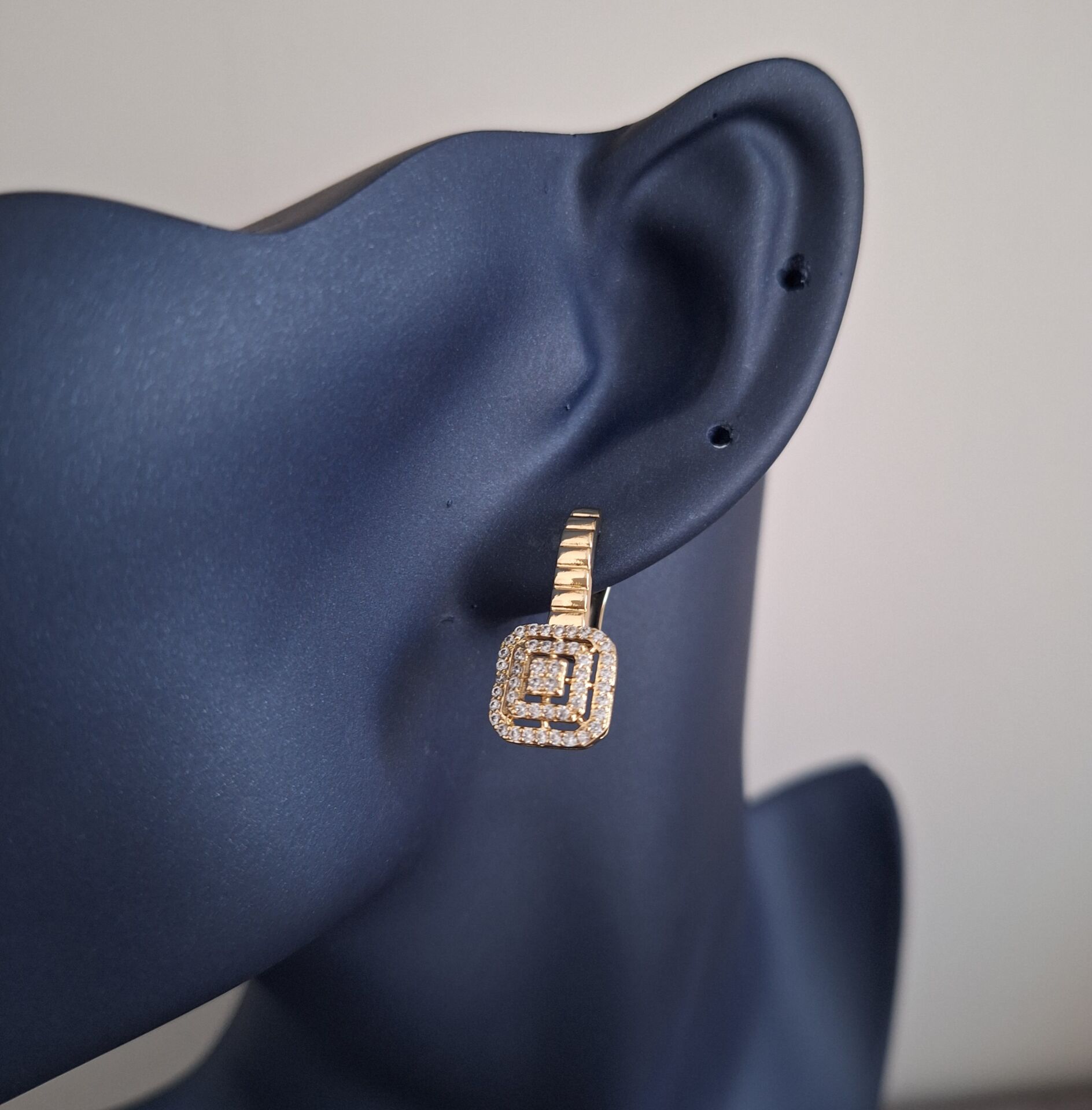 BAGET MODEL XUPİNG KÜPE 14 AYAR ALTIN RENGİ