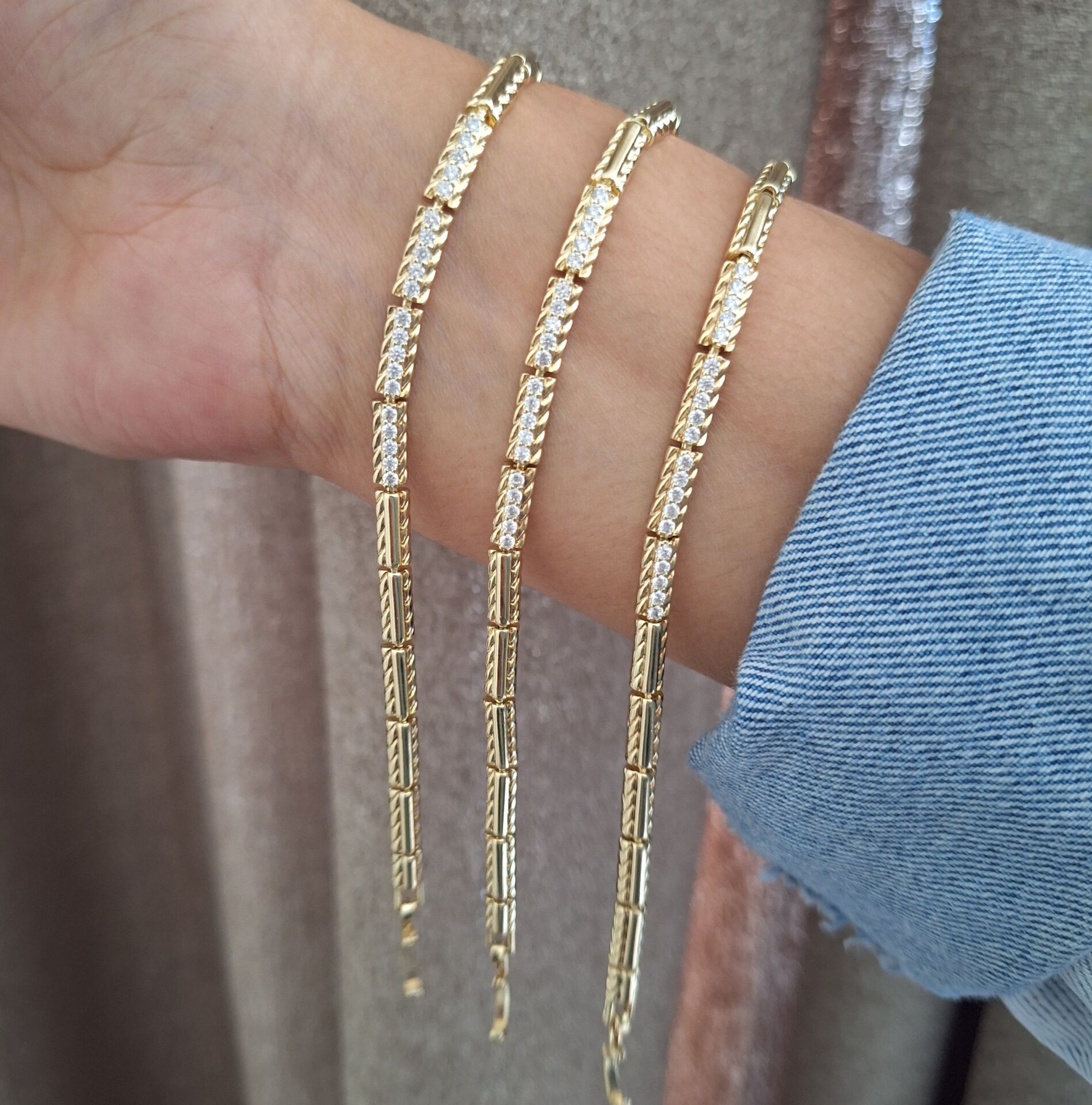 XUPİNG BİLEKLİK 14 AYAR ALTIN RENGİ