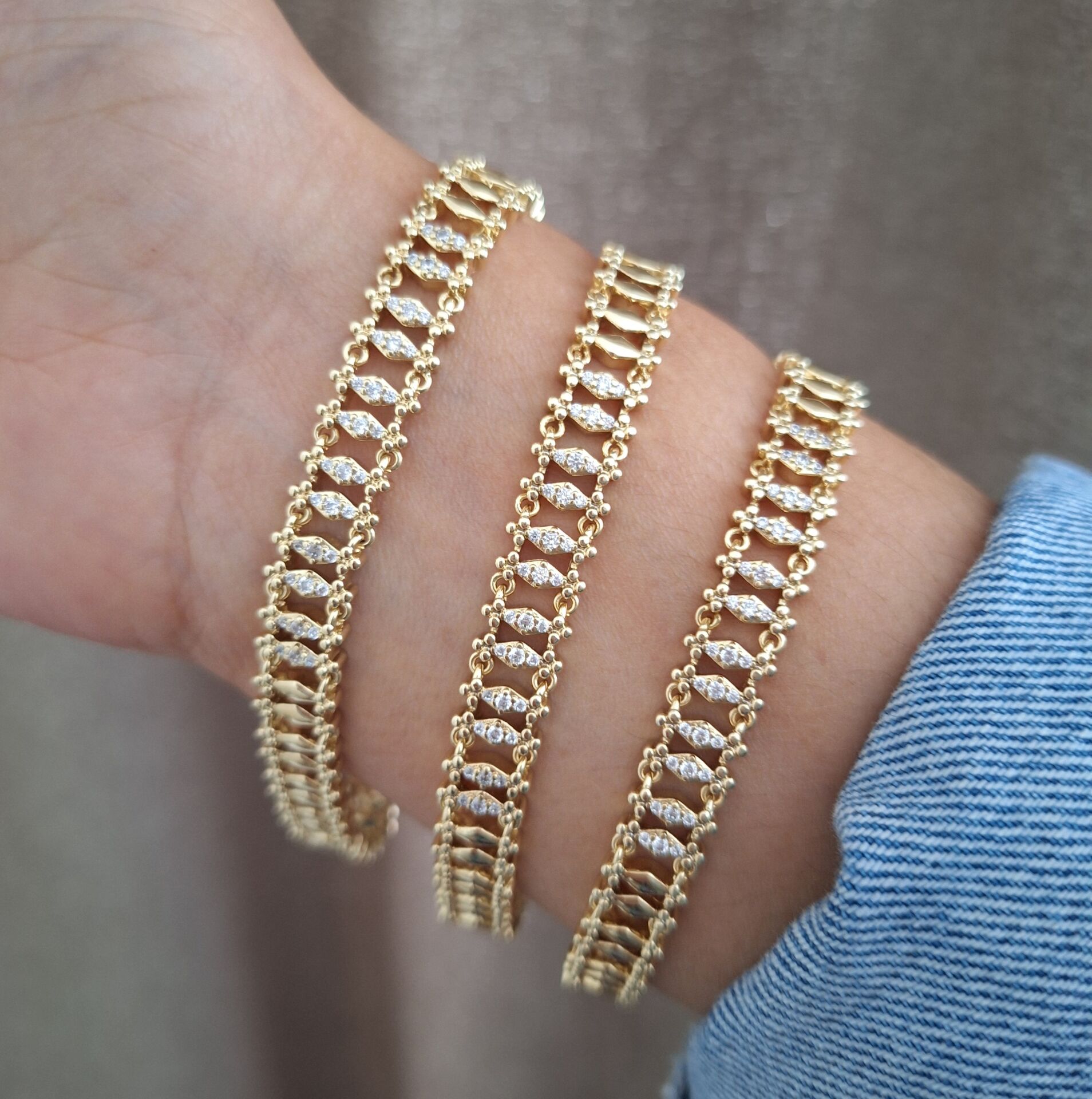 XUPİNG BİLEKLİK 14 AYAR ALTIN RENGİ