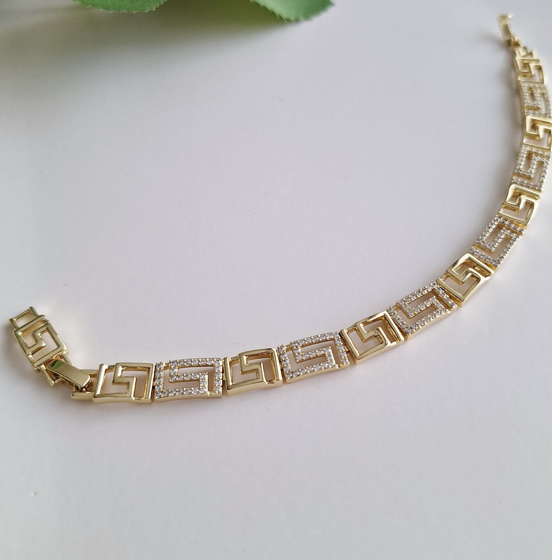 XUPİNG BİLEKLİK 14 AYAR ALTIN RENGİ