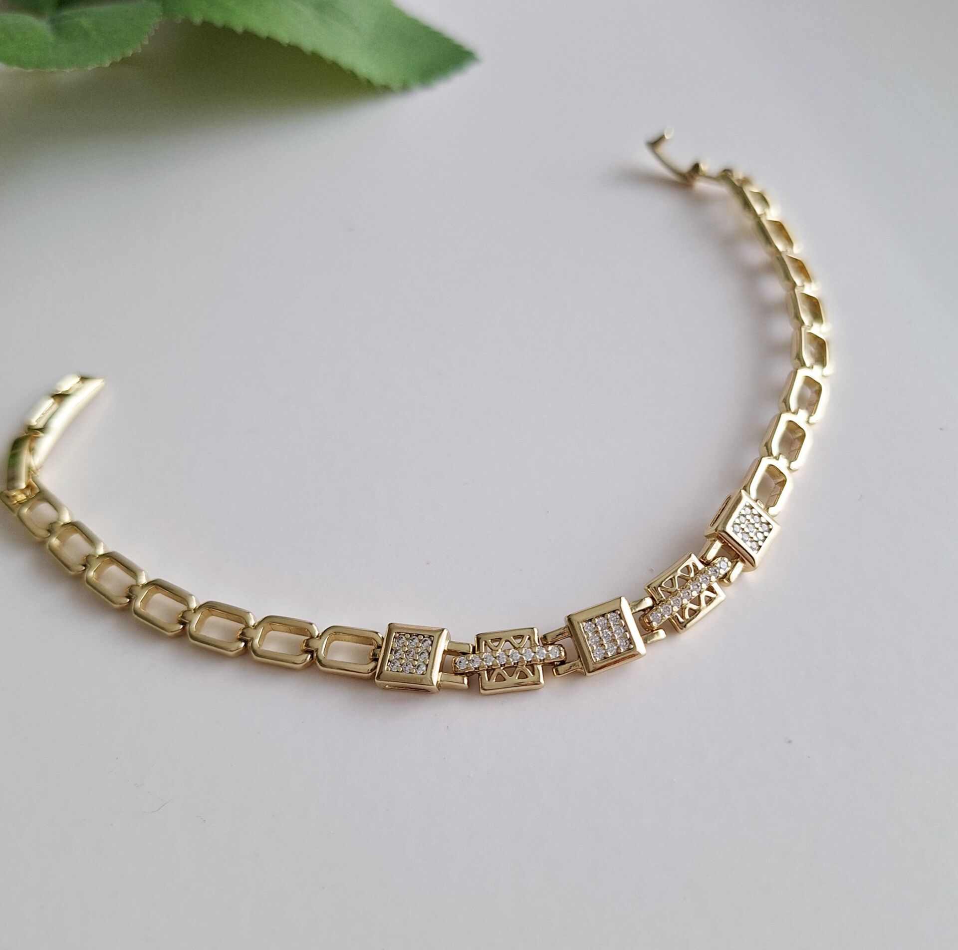 XUPİNG BİLEKLİK 14 AYAR ALTIN RENGİ