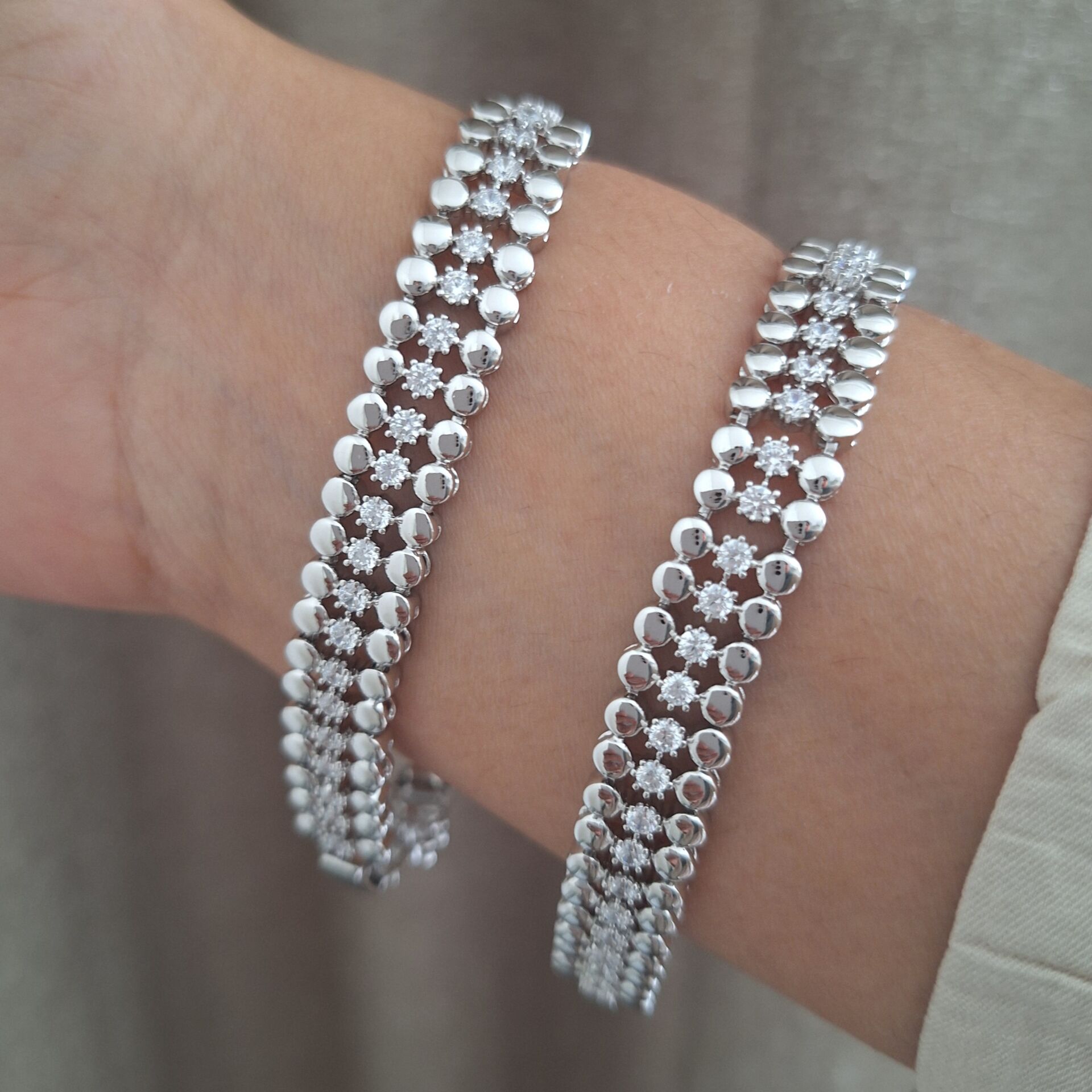 GÜMÜŞ RENK XUPİNG BİLEKLİK 3'LÜ GÖRÜNÜMLÜ