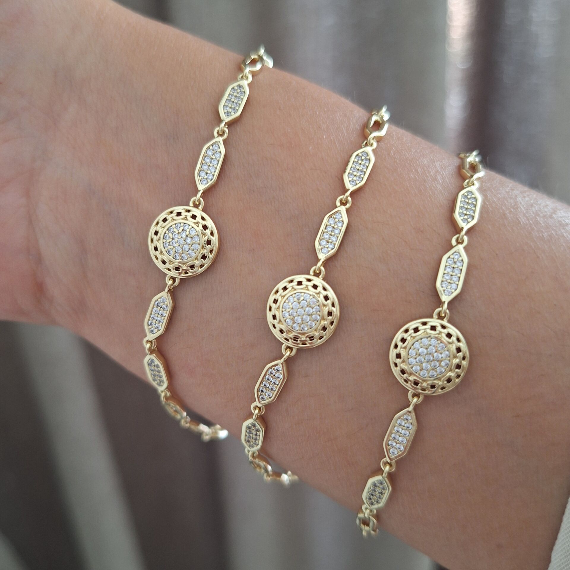 XUPİNG BİLEKLİK 14 AYAR ALTIN RENGİ