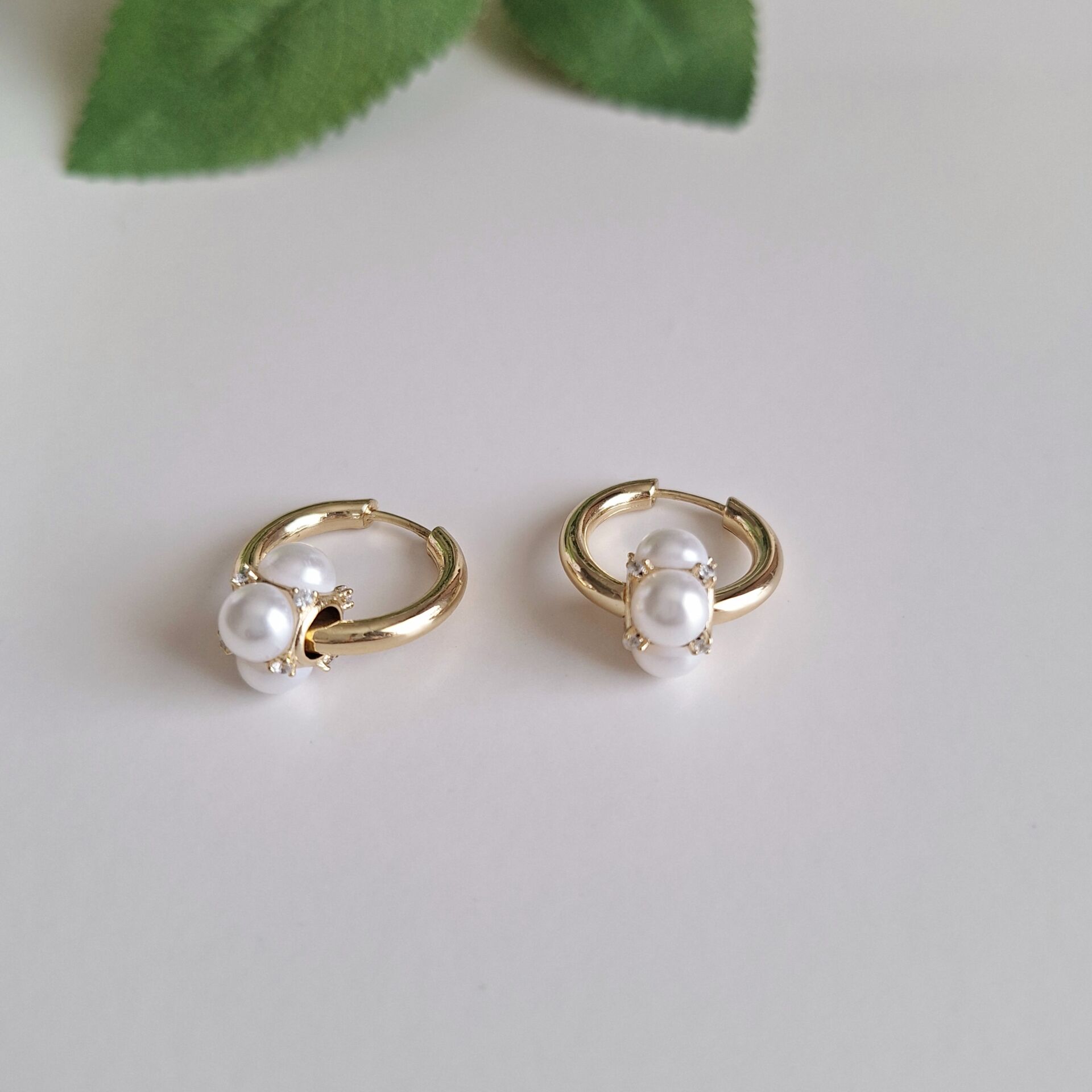 İNCİ DETAYLI XUPİNG HALKA KÜPE