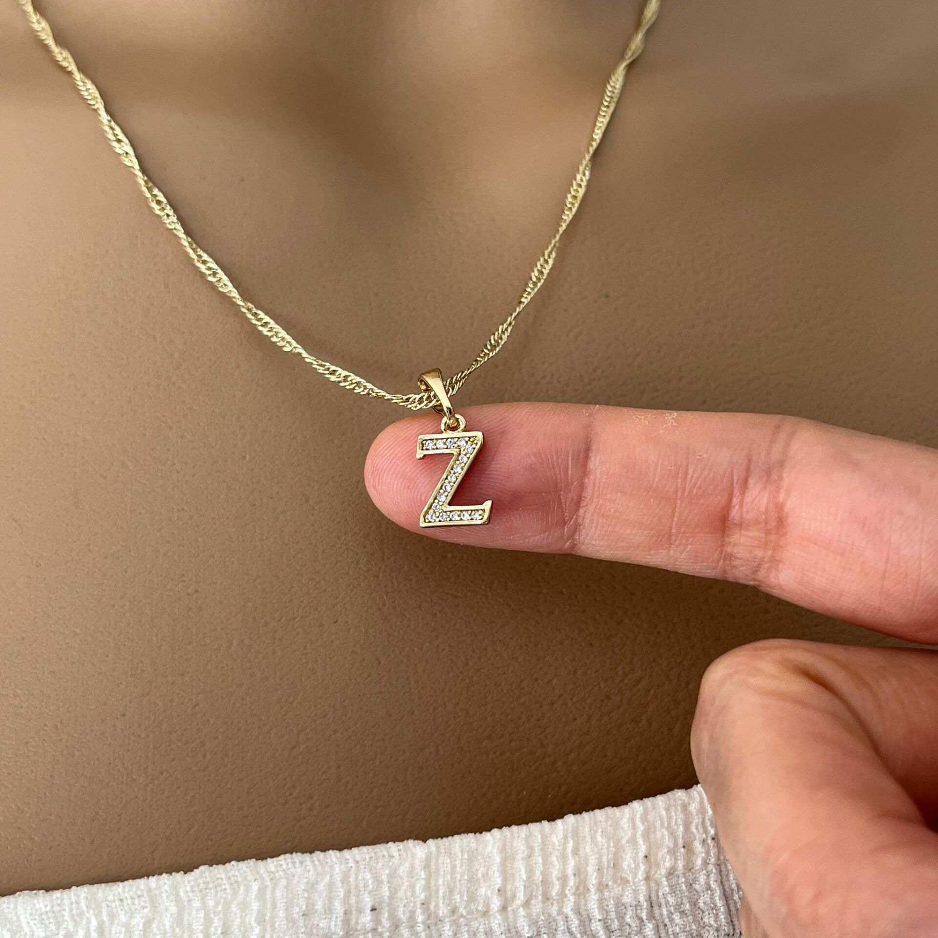 XUPING TAŞLI HARF KOLYE (Z) 14 AYAR GÖRÜNÜMLÜ