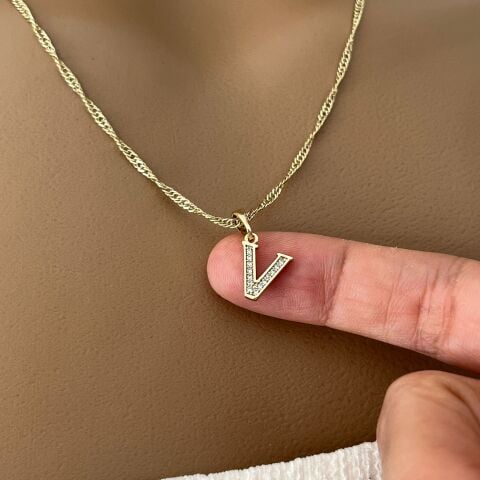 XUPING TAŞLI HARF KOLYE (V) 14 AYAR GÖRÜNÜMLÜ