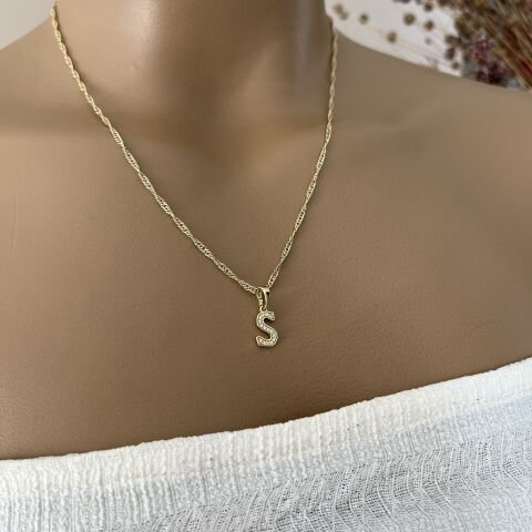 XUPING TAŞLI HARF KOLYE (S) 14 AYAR GÖRÜNÜMLÜ