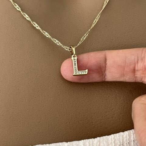 XUPING TAŞLI HARF KOLYE (L) 14 AYAR GÖRÜNÜMLÜ