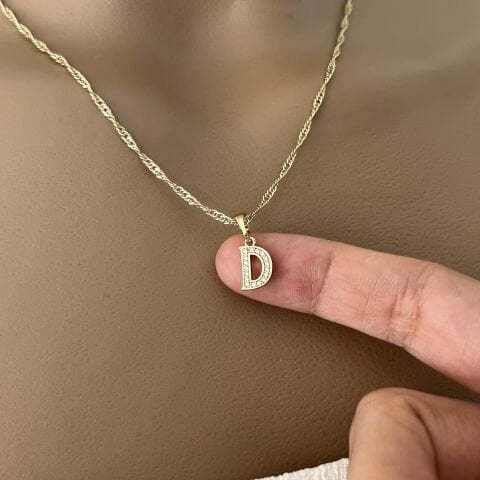 XUPING TAŞLI HARF KOLYE (D) 14 AYAR GÖRÜNÜMLÜ