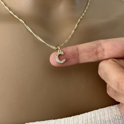 XUPING TAŞLI HARF KOLYE (C) 14 AYAR GÖRÜNÜMLÜ