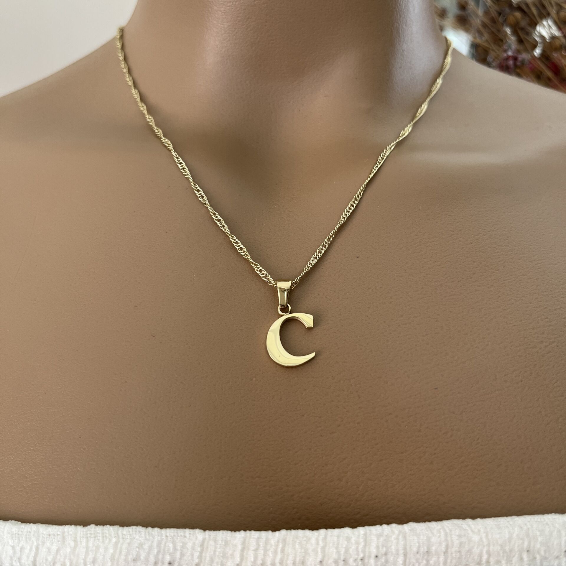 XUPING TAŞSIZ HARF KOLYE (C)14 AYAR GÖRÜNÜMLÜ