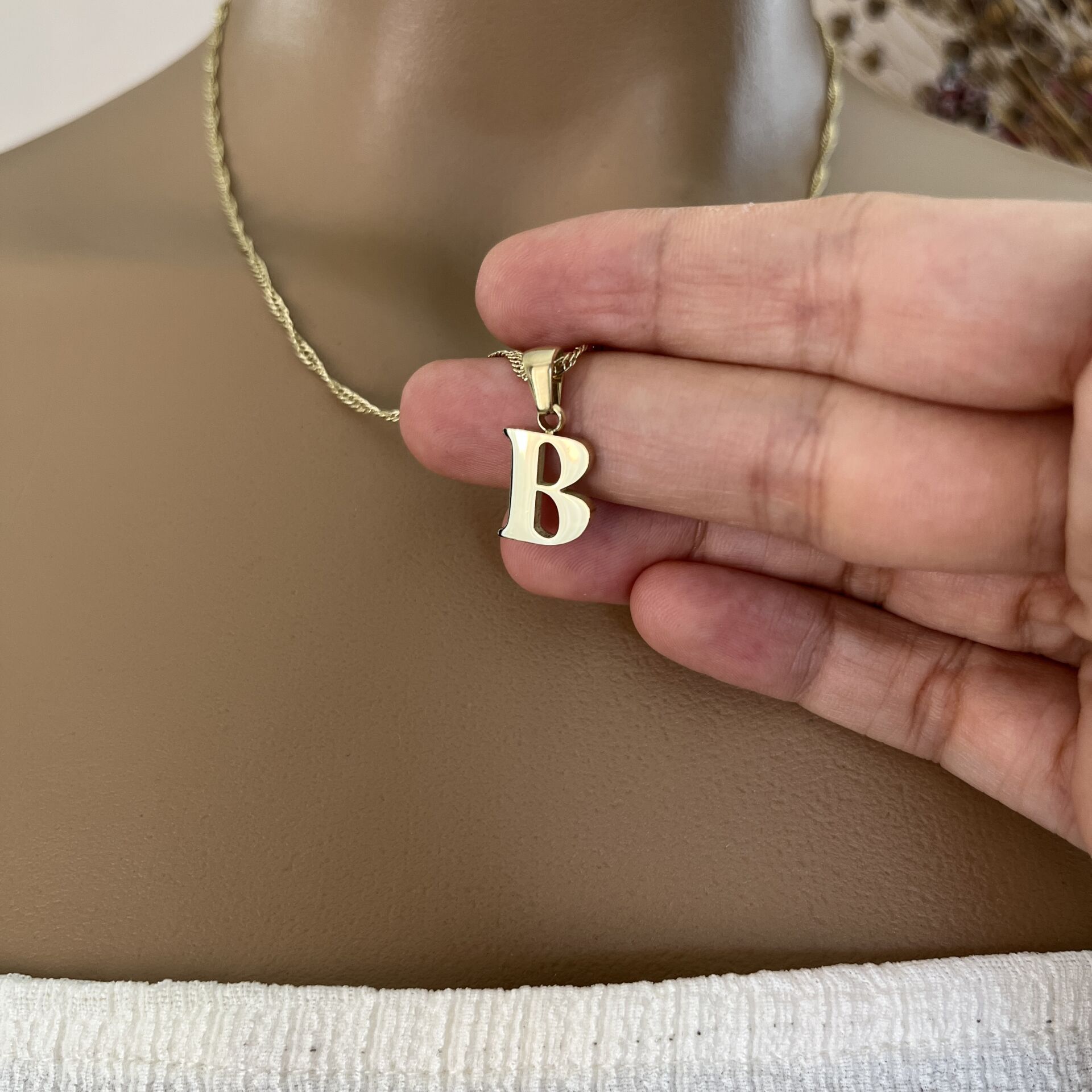 XUPING TAŞSIZ HARF KOLYE (B)14 AYAR GÖRÜNÜMLÜ