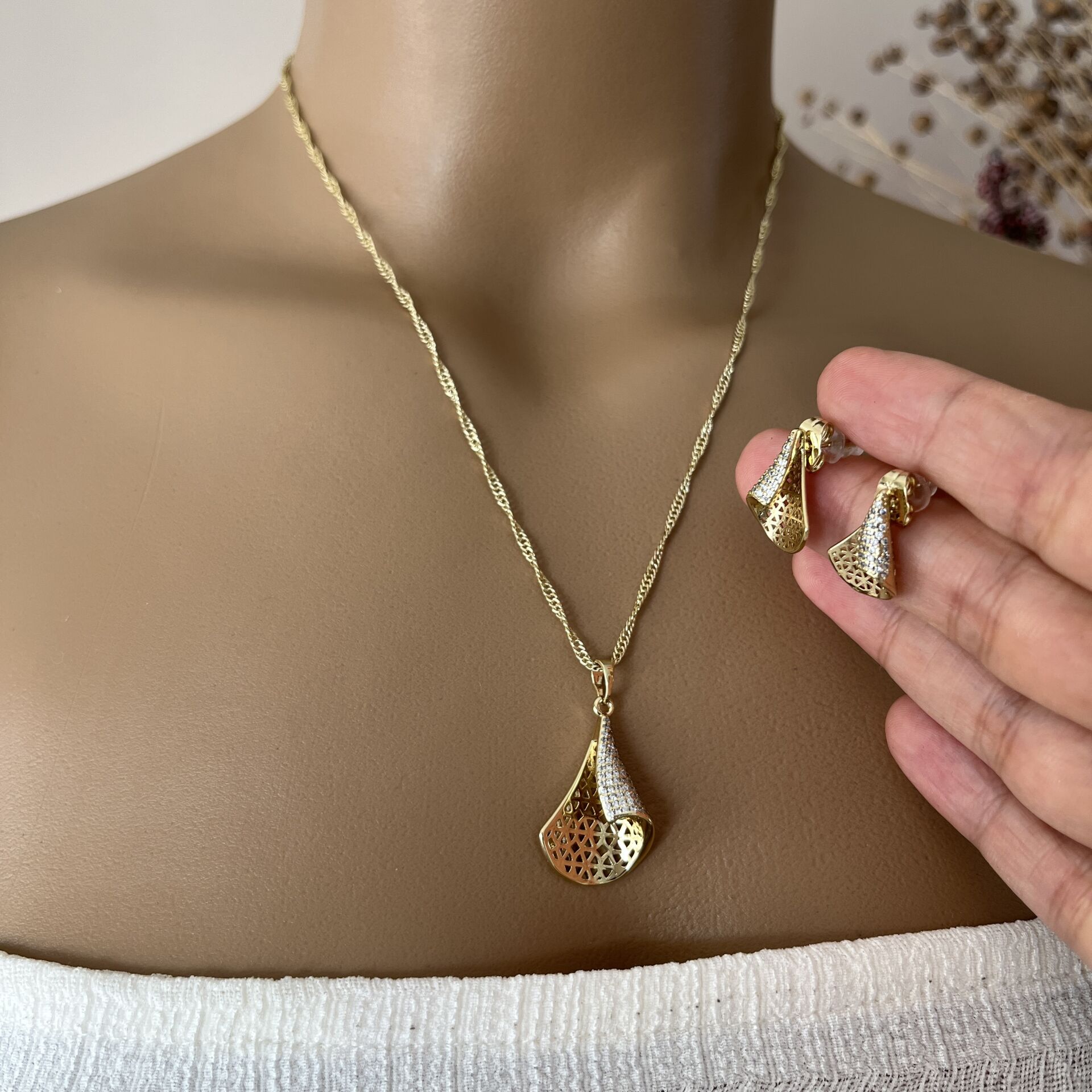 XUPING KOLYE-KÜPE SET 14 AYAR KAPLAMA