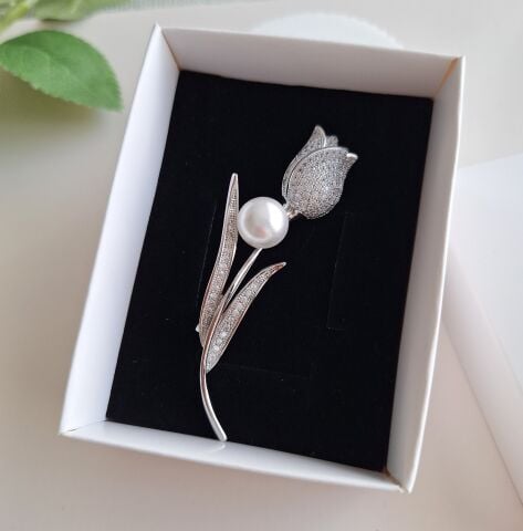 GÜMÜŞ RENK LALE BROŞ