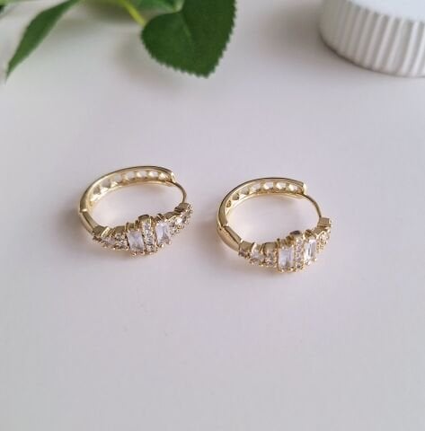 14 K ALTIN RENGİ TAŞLI XUPİNG KÜPE